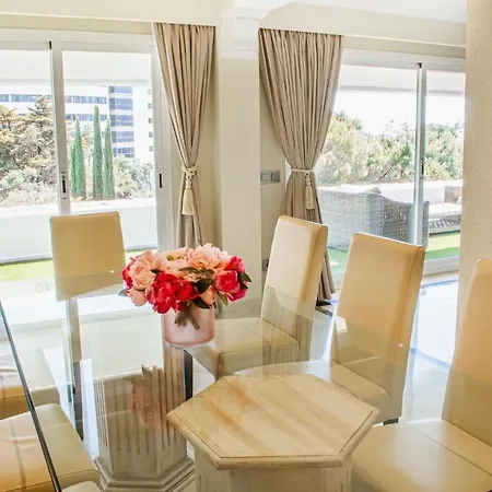 Apartment Cozy Penthouse On Golden Mile's Heart