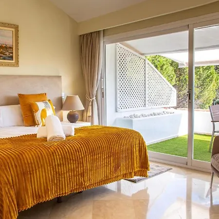 Apartment Cozy Penthouse On Golden Mile's Heart *